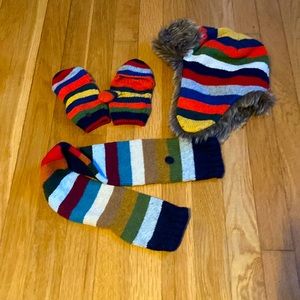 Gap hat, scarf, mittens set